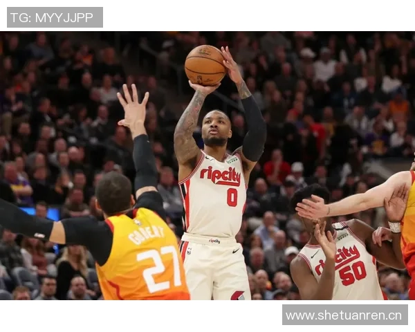 梅里尔首节替补表现抢眼三分球三投全中贡献9分