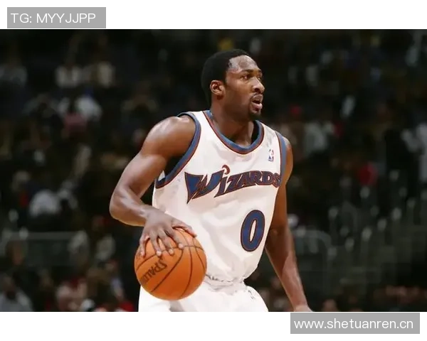 阿里纳斯称赞华子应获更多MVP关注进攻防守均衡提升战绩显著